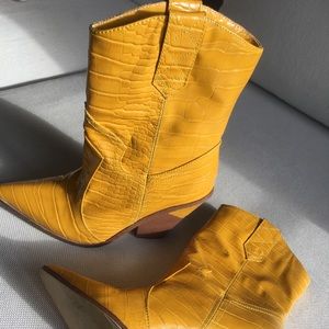 Yellow Crocodile Cowboy Boots